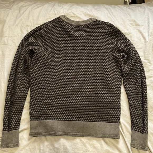 Black and Gray Sweatshirt - Picture 3 of 3